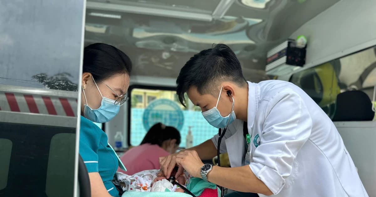 Vượt hơn 100km cứu sống bé sơ sinh người Lào suy hô hấp