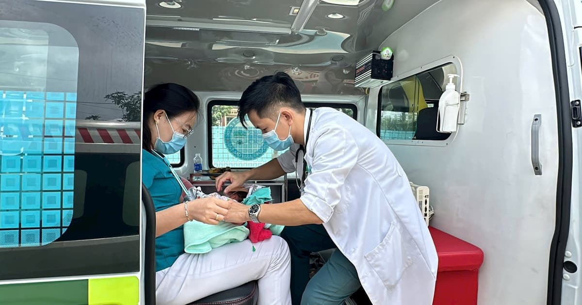 Gia Lai: Tặng bằng khen cho nhóm bác sĩ vượt hơn 100 km cứu em bé người Lào