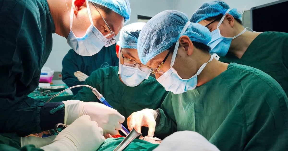 Cơ sở ‘khát’ nhân lực, đề xuất bác sĩ mới ra trường đi nghĩa vụ y tế ít nhất 2 năm