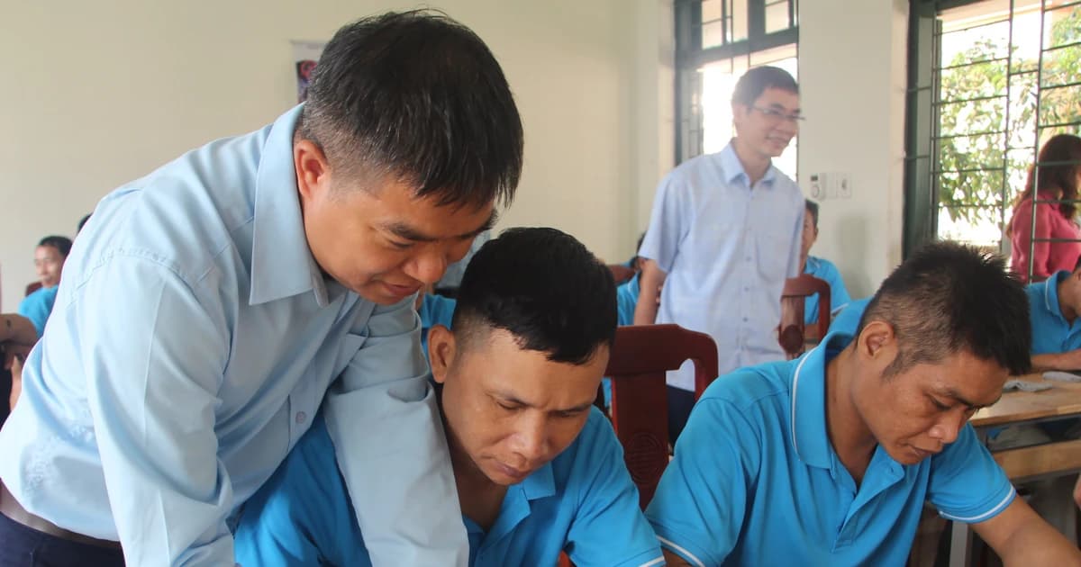 Lớp học thắp ánh sáng tri thức và niềm tin