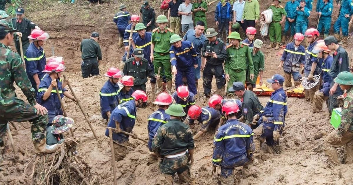 8 sản phụ vượt cạn an toàn giữa tâm lũ Điện Biên