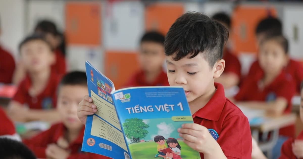 Vì sao đại biểu Quốc hội vẫn 'chưa yên tâm' khi chọn một bộ SGK cũ thay vì biên soạn bộ sách mới?