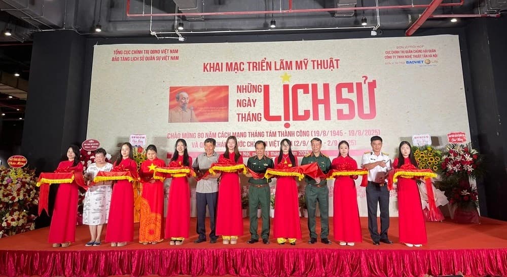 Triển lãm mỹ thuật 'Những ngày tháng lịch sử' - Dấu ấn 80 năm