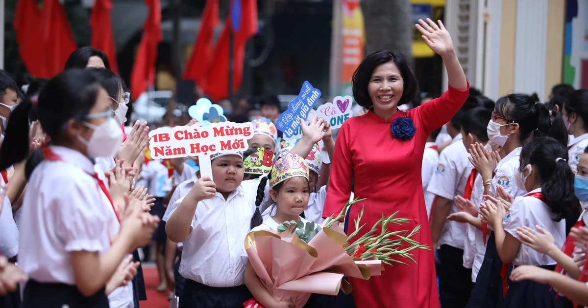 Học sinh nhiều trường ở Hà Nội nghỉ dịp lễ diễu binh 2/9