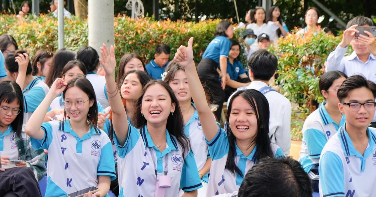 Chấn chỉnh việc áp đặt chương trình nhà trường, yêu cầu lấy ý kiến phụ huynh minh bạch