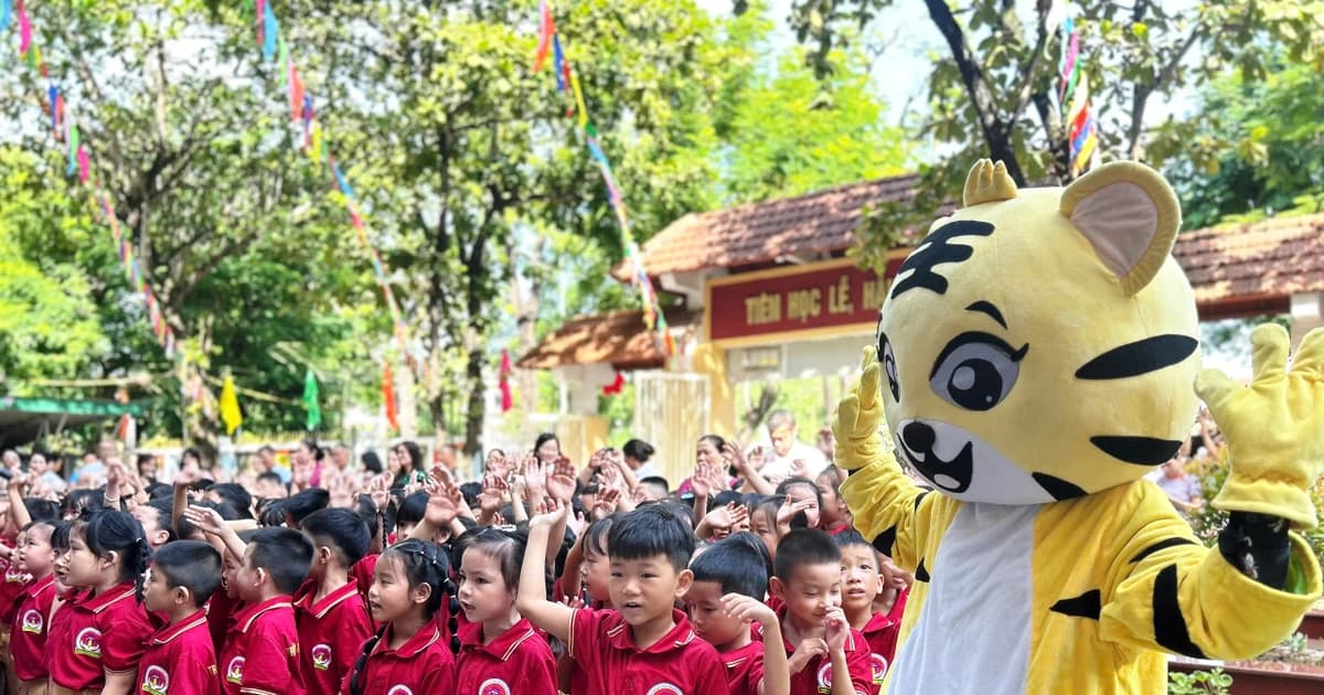 Rộn ràng ngày đầu vào lớp 1 ở TP Huế