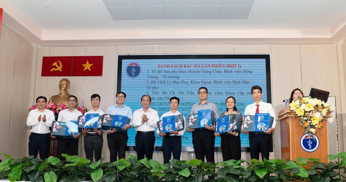 Bác sĩ trẻ 'vượt sóng' ra Côn Đảo