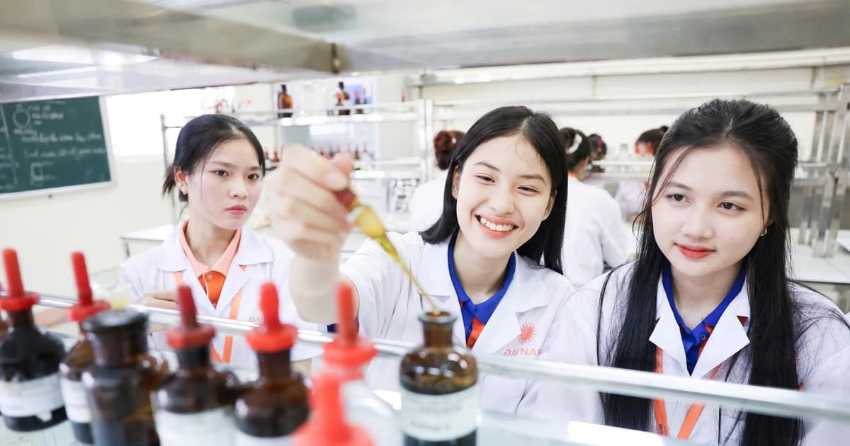 Bộ Y tế đề xuất phụ cấp ưu đãi nghề cho nhân viên y tế công lập, cao nhất 70%