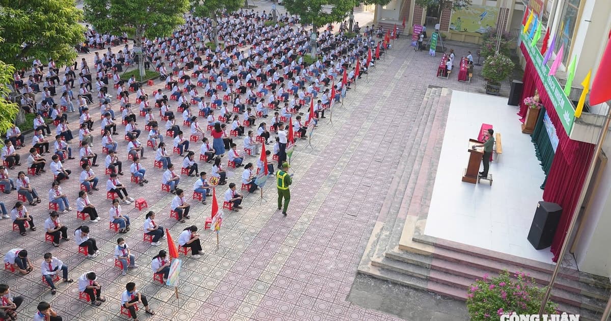 Trường THCS Vũ Thư (Hưng Yên): Tuyên truyền và ký cam kết chấp hành Luật An toàn giao thông