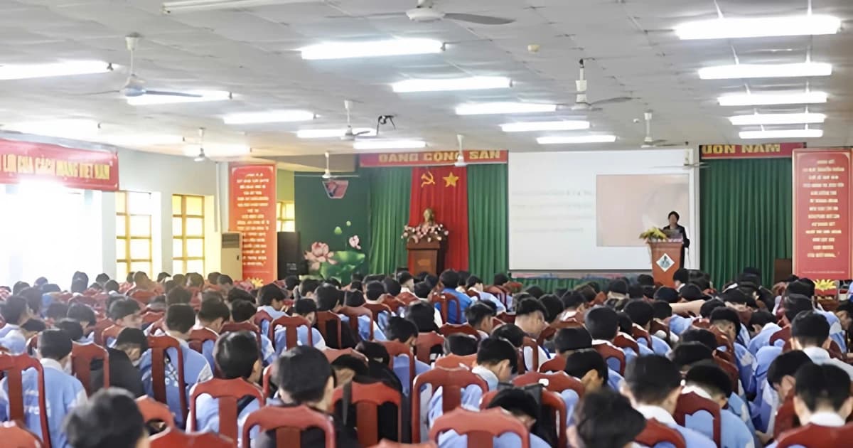 Nâng cao nhận thức cho học sinh, sinh viên về thuốc lá điện tử và sức khỏe sinh sản