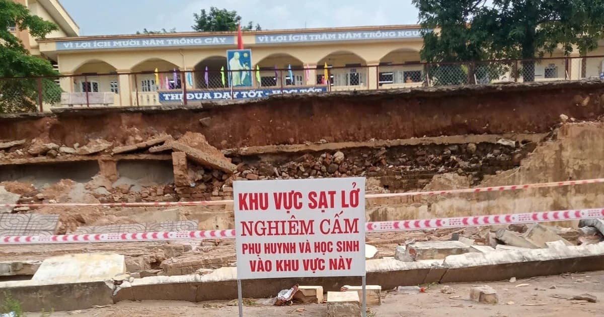 Khẩn trương khắc phục sạt lở trường học ở Hà Nội