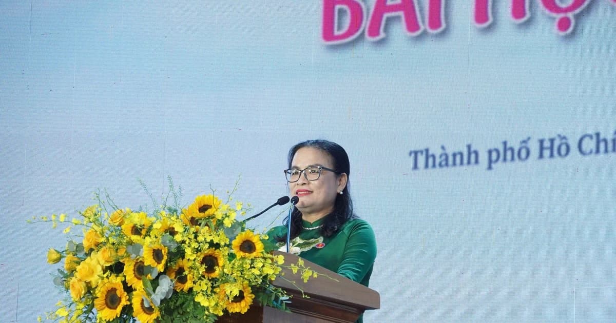 Hiệu trưởng gửi tới tân sinh viên thông điệp 'kép' về nghề nghiệp