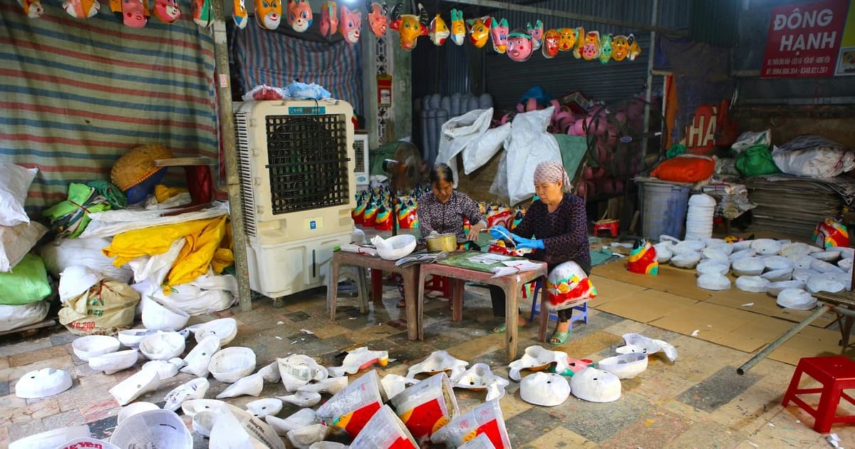 Những đôi bàn tay giữ hồn Tết trăng rằm