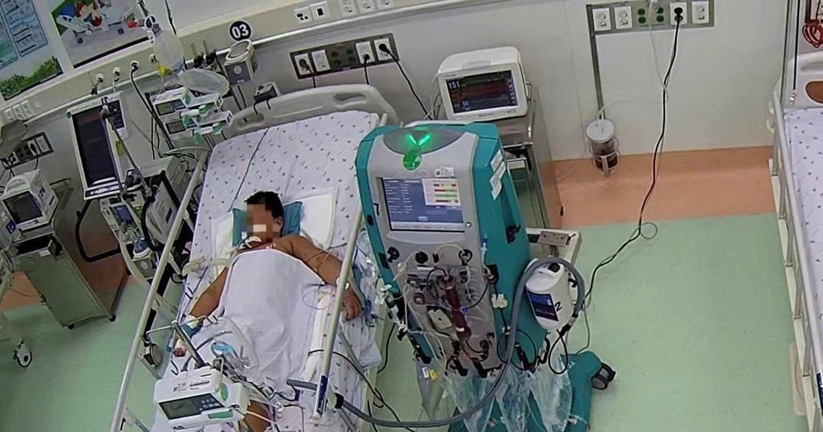 Cứu sống bé trai mắc hội chứng thực bào máu do sốt xuất huyết nặng