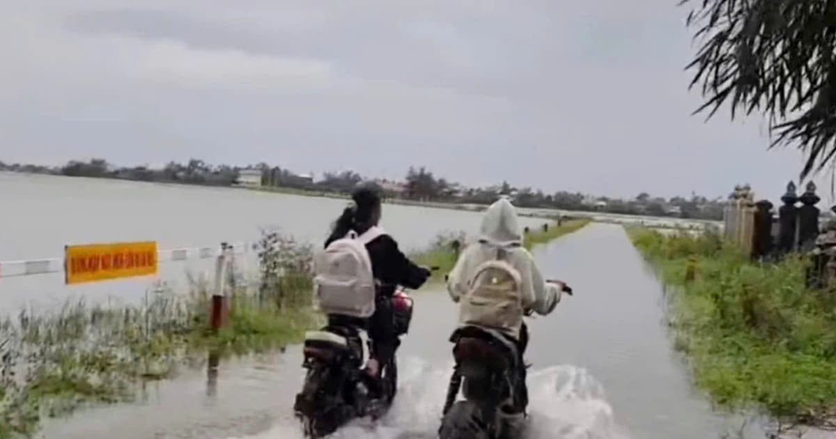 TP Huế cho hơn 294.000 học sinh nghỉ học từ chiều 22/10 để phòng bão Fengshen