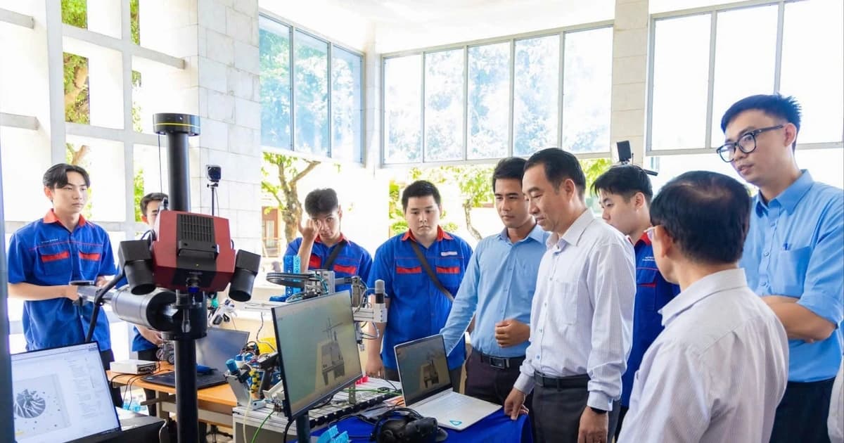 Vĩnh Long tăng cường hỗ trợ SV, học viên lĩnh vực STEM tiếp cận vốn chính sách