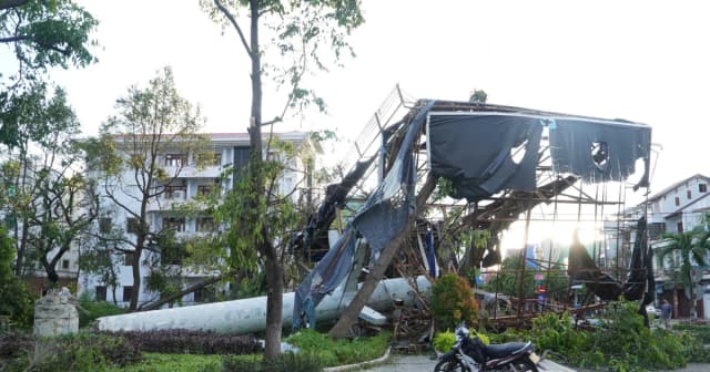 Gia Lai ngổn ngang sau bão Kalmaegi