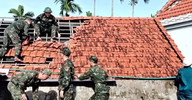 Quảng Ngãi: 3 người mất tích, hơn 60 nhà hư hỏng do bão Kalmaegi