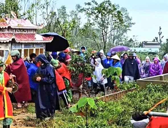 Công an điều tra làm rõ vụ nam sinh lớp 9 tử vong vì xô xát sau giờ học