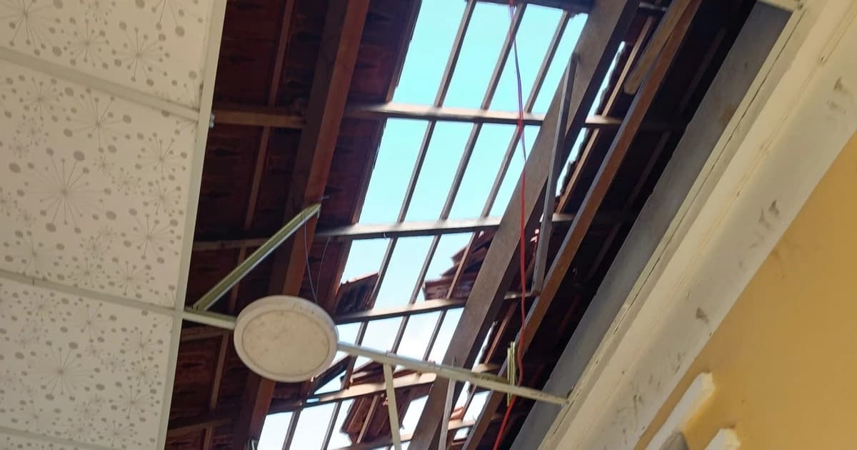 Trường học ở Gia Lai tan hoang sau bão Kalmaegi