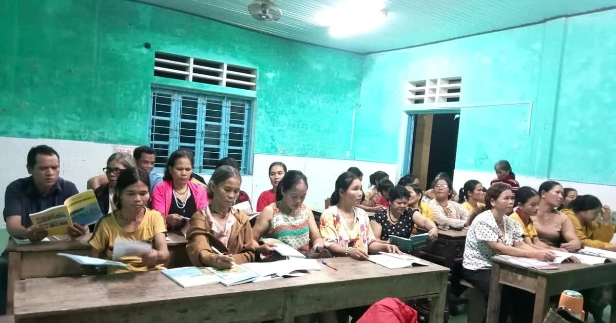 TP Huế vượt mục tiêu xóa mù nhờ chính sách đặc thù và chuyển đổi số mạnh mẽ