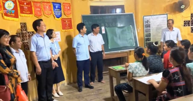 Những lớp học 'theo nhịp sống bản làng' giữa đại ngàn xứ Huế