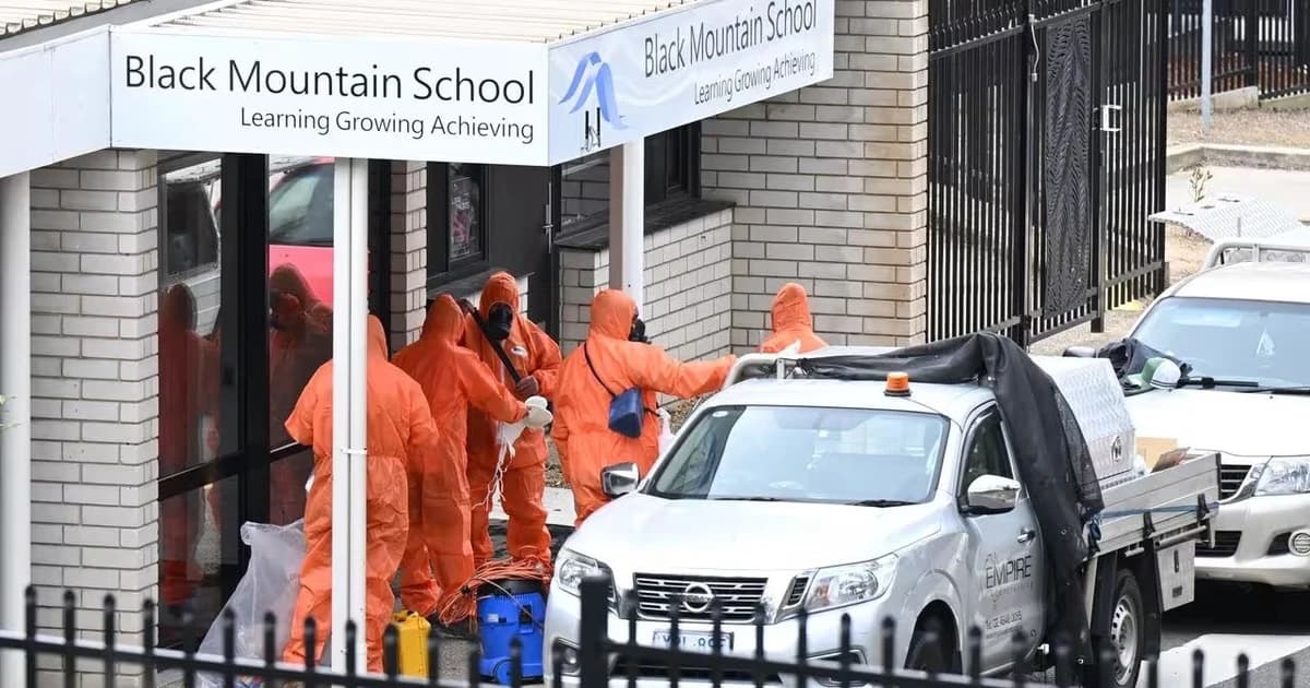 Australia đóng cửa trường học vì nghi nhiễm amiăng