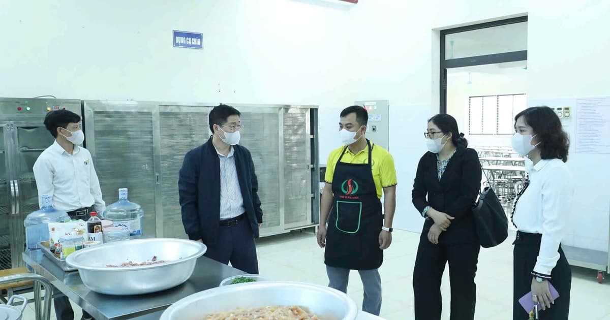 Hà Nội yêu cầu Công an siết chặt kiểm tra, xử lý vi phạm suất ăn bán trú