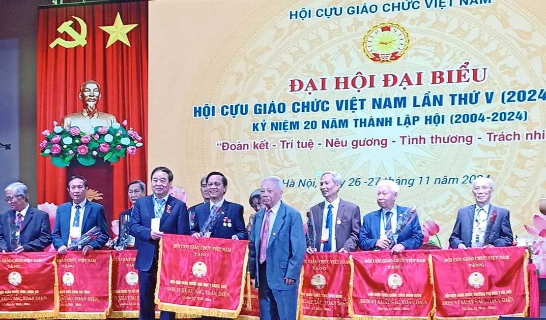 Hội Cựu giáo chức ĐH Y Dược Huế - gìn giữ, phát huy truyền thống nhà giáo Y tế
