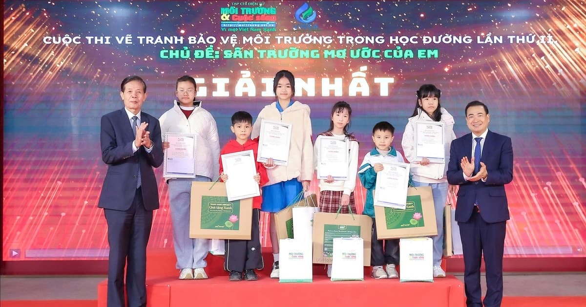 Trao giải cuộc thi vẽ tranh 'Sân trường mơ ước của em'