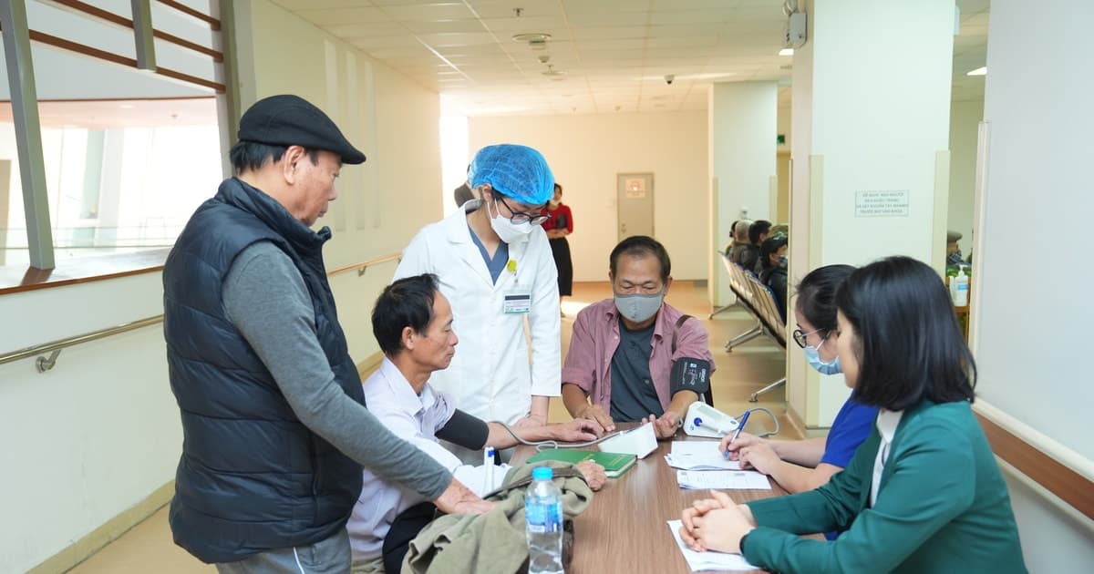 Người bệnh phản ánh chưa được kê đơn thuốc dài ngày, Bộ Y tế yêu cầu chấn chỉnh