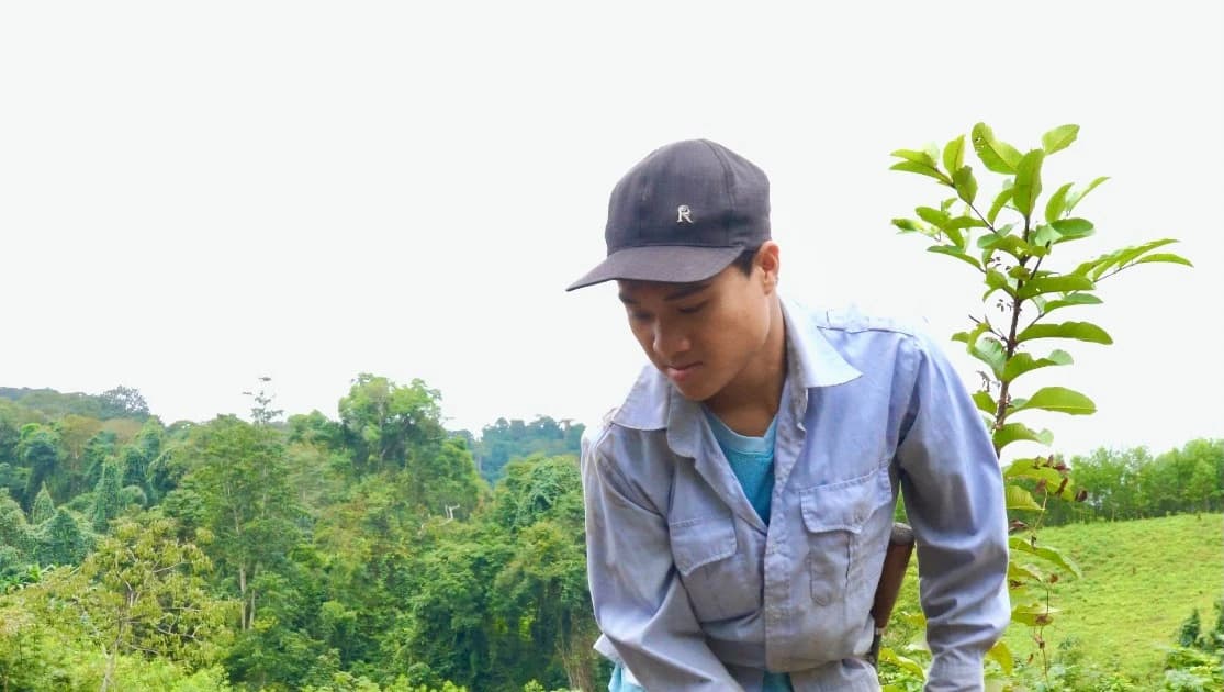 Chàng trai Ma Coong tự học tiếng Anh nuôi giấc mơ hướng dẫn viên