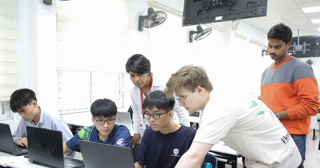 Từ Đại hội VI đến Đại hội XIV của Đảng: 40 năm đổi mới giáo dục, từ bao cấp, nặng tính bổ túc sang nền giáo dục tiệm cận chuẩn mực quốc tế