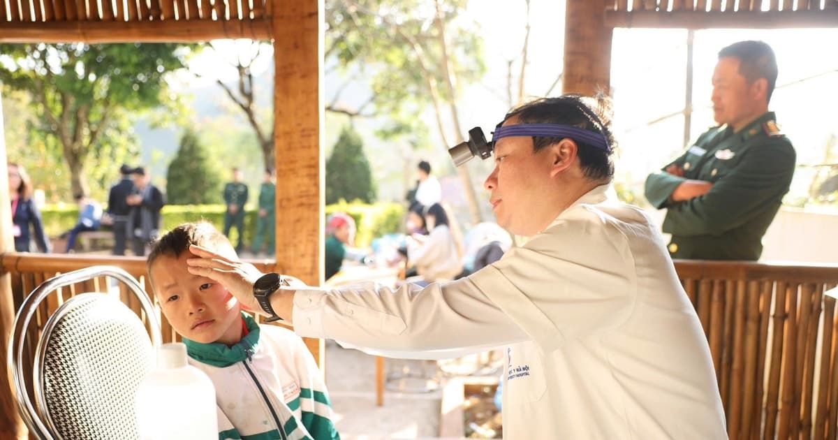 Những thành tựu vẻ vang của ngành Y tế Việt Nam trong nhiệm kỳ Đại hội XIII (2021 – 2025)