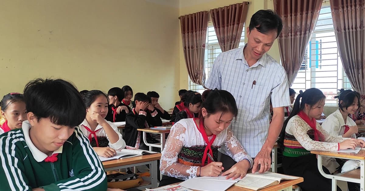 Giáo dục mở lối, bản làng vững tương lai