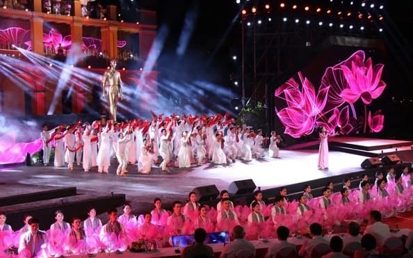 Cầu truyền hình đặc biệt kỷ niệm 85 năm ngày Bác Hồ về nước