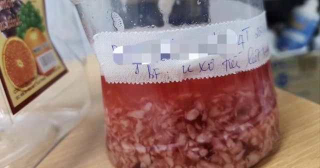 Ca mổ hy hữu bóc u tiền liệt tuyến khổng lồ cho bệnh nhân 94 tuổi