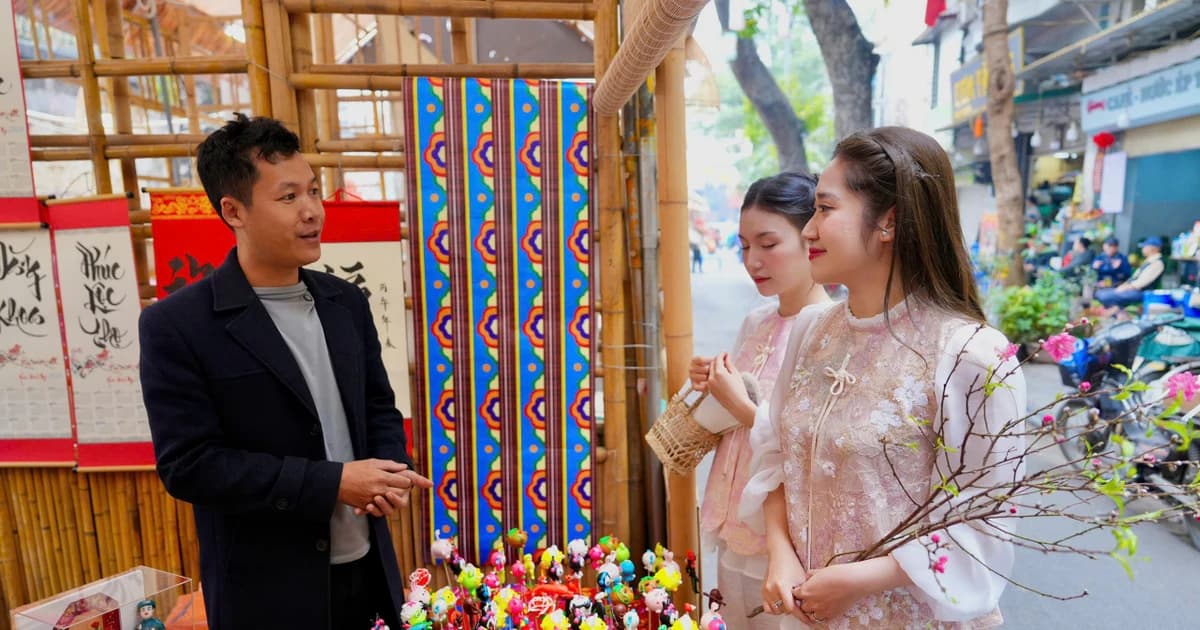 Không gian văn hóa giàu bản sắc tại Chợ hoa xuân Phố cổ Hà Nội