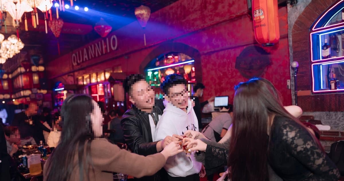 Bác sĩ chỉ rõ cách thải rượu an toàn, tránh 'tự hại' gan với những người uống rượu quá nhiều dịp Tết