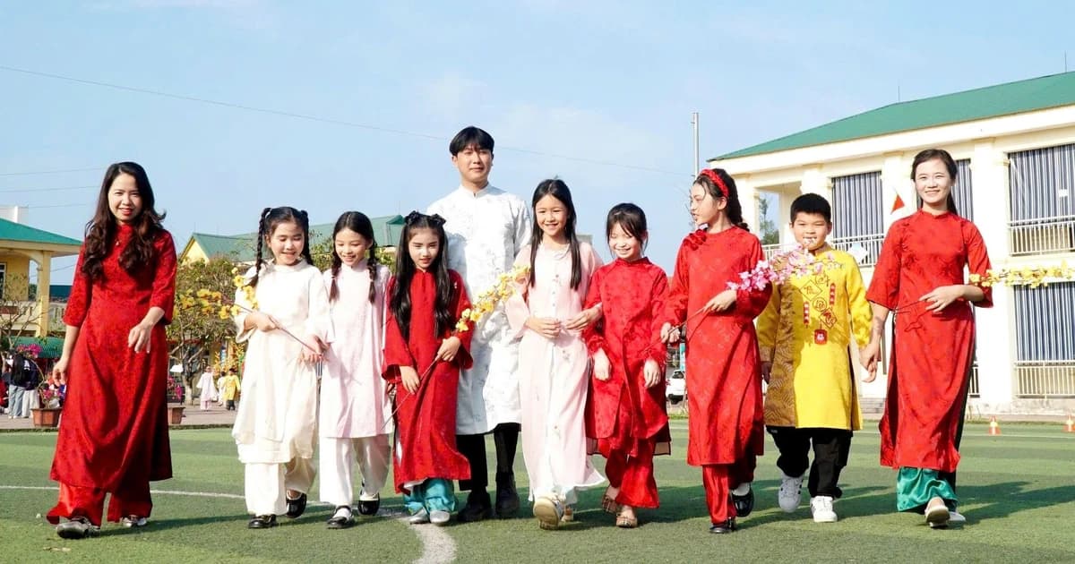 Lan tỏa giá trị yêu thương qua hoạt động Tết học đường