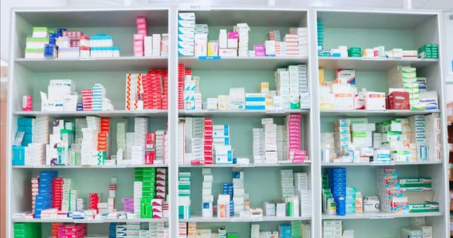 Kinh doanh thuốc 'lệch phép', 2 doanh nghiệp dược bị phạt nặng