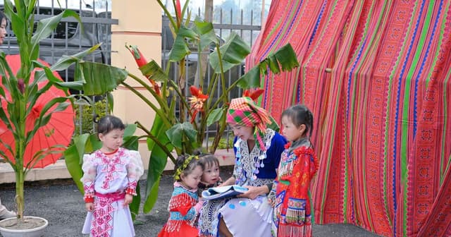 Khi mùa Xuân gõ cửa từng lớp học