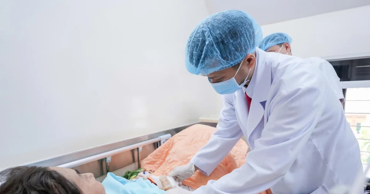 Suýt mất mạng vì chủ quan đau dạ dày