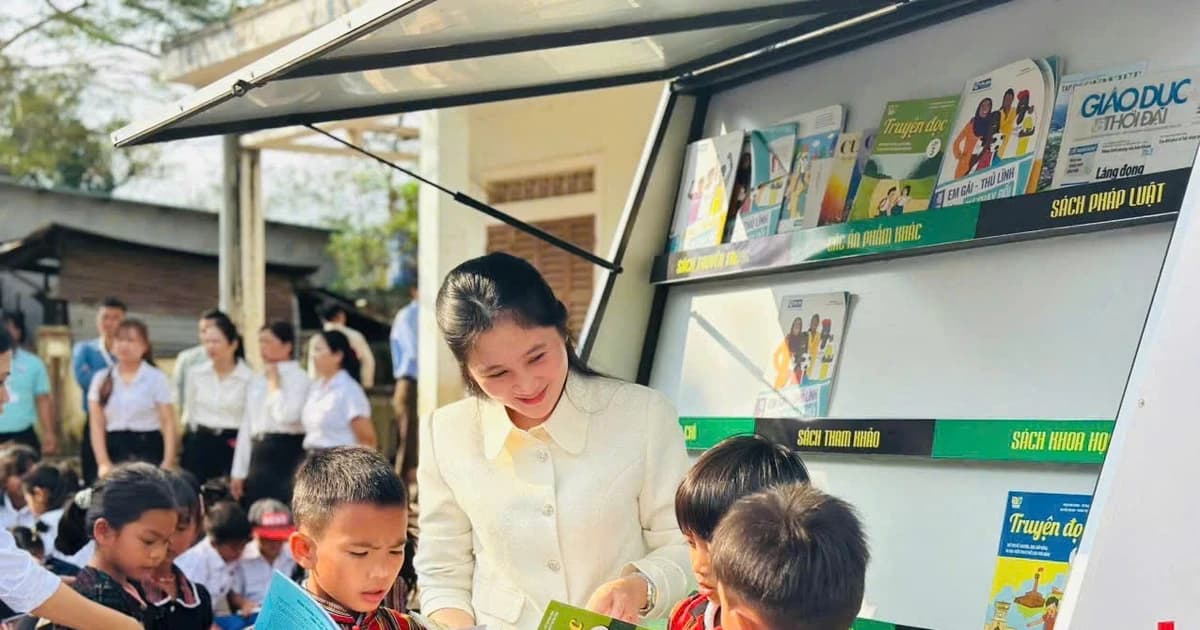 Đưa tri thức về bản, món quà Xuân ý nghĩa với học sinh vùng khó Quảng Trị