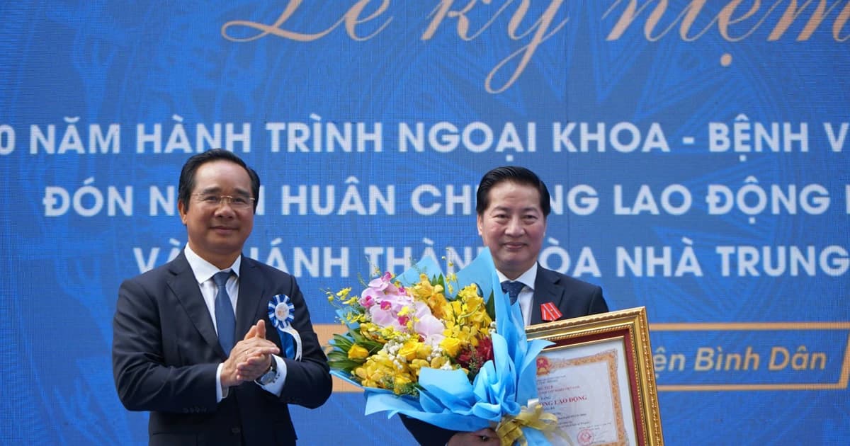 Dấu ấn 70 năm phụng sự và cột mốc 3.800 ca phẫu thuật bằng robot