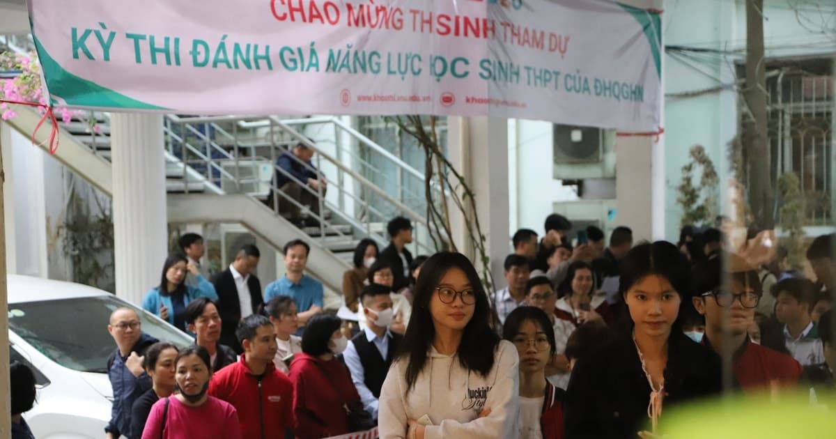Chưa thi tốt nghiệp THPT, 16.500 thí sinh săn 'vé vàng' vào đại học