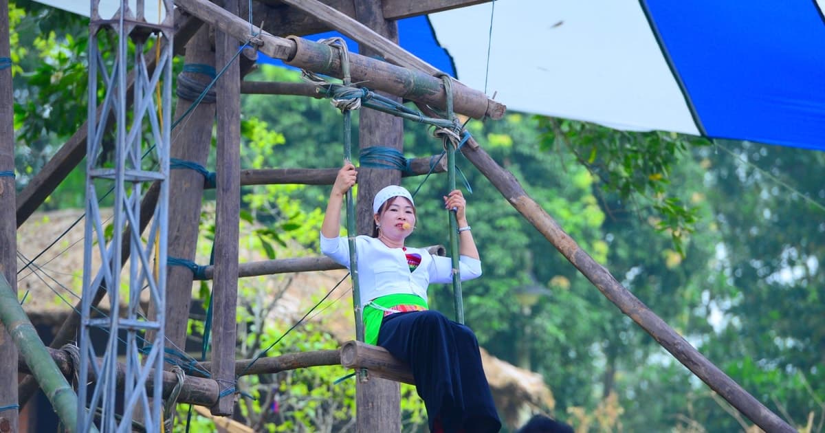 Độc đáo hoạt động 'Vui hội ví đu' của người Mường tại Làng Văn hóa