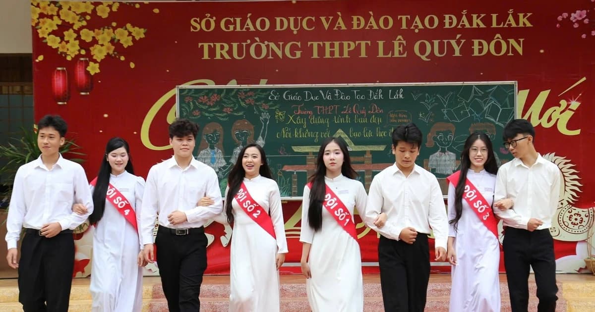 Tình bạn đẹp trong trường học: 'Lá chắn mềm' bảo vệ tuổi vị thành niên