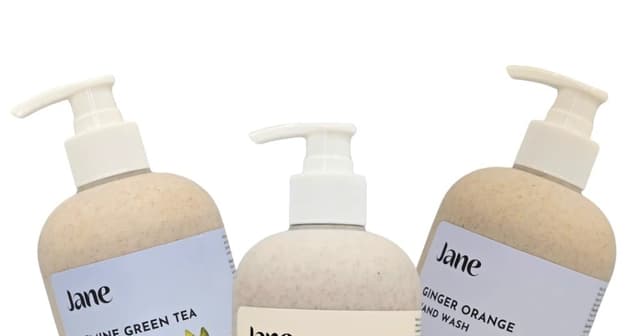 Thu hồi khẩn nước rửa tay 'đội lốt' công thức bán trên toàn hệ thống siêu thị lớn