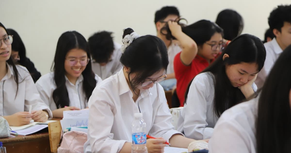 Hà Nội: Thí sinh đứng trước nguy cơ ‘trượt' trường chuyên vì trùng lịch thi